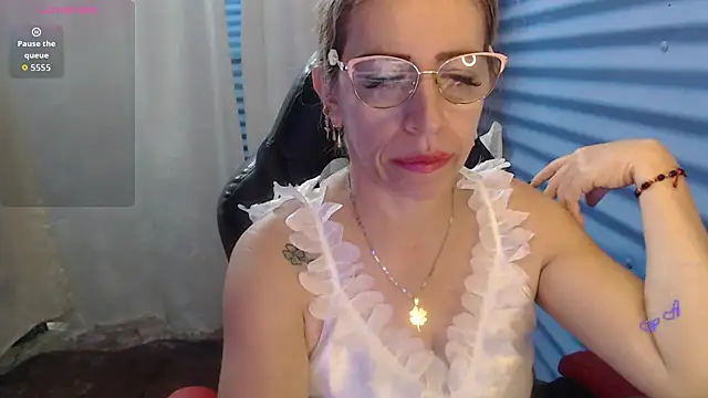 Snapshot of Chayla_Ruiz chatting on 06-10-26, 11:31 Chayla Ruiz online show from 06-10-26, 11:31