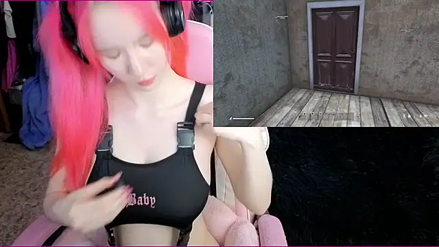 Snapshot of Maya_Viola chatting on 11-01-25, 04:58 Maya Viola online show from 11-01-25, 04:58