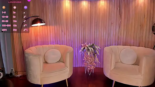 Snapshot of MaryLewis_ chatting on 01-18-25, 11:43 MaryLewis online show from 01-18-25, 11:43