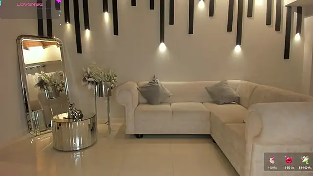 Snapshot of MaryLewis_ chatting on 03-13-25, 05:50 MaryLewis online show from 03-13-25, 05:50