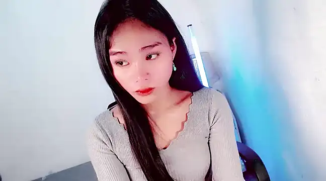 amomentoflust69 online show from 12-02-24, 07:14