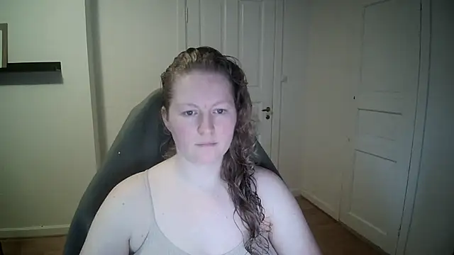 Girlnina-1995 online show from 01-20-25, 09:24