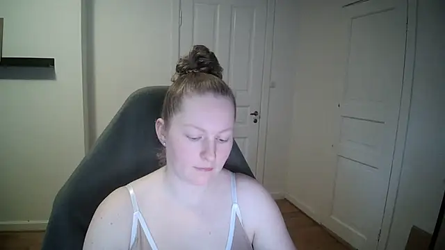 Girlnina-1995 online show from 02-05-25, 10:41