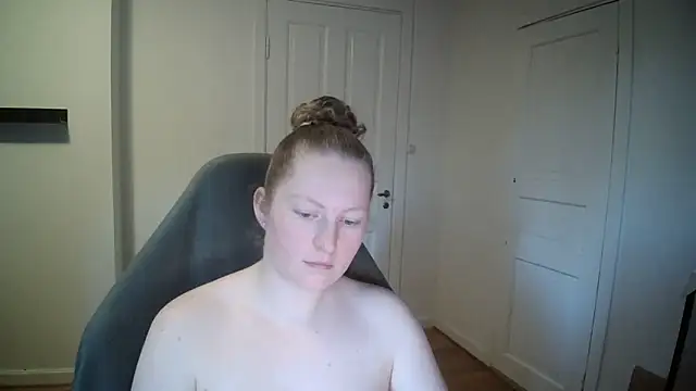 Girlnina-1995 online show from 02-06-25, 01:21