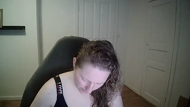 Girlnina-1995 online show from 03-04-25, 10:35