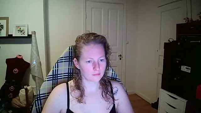 Girlnina-1995 online show from 01-19-26, 06:39