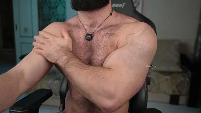Snapshot of mike0xx chatting on 02-12-26, 09:37 mike0xx online show from 02-12-26, 09:37