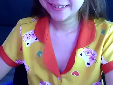 Bee 2k online show from 09-28-25, 04:40