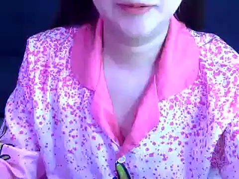 Bee 2k online show from 11-28-25, 04:48