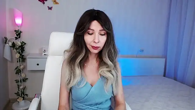 Snapshot of wendifoste chatting on 12-13-24, 08:47 wendifoste online show from 12-13-24, 08:47