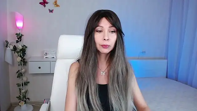 Snapshot of wendifoste chatting on 12-19-24, 06:45 wendifoste online show from 12-19-24, 06:45