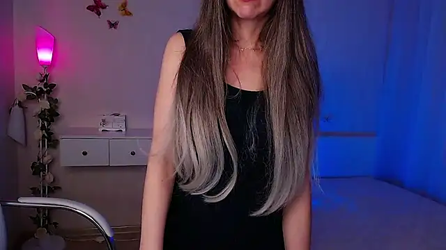 Snapshot of wendifoste chatting on 02-13-25, 10:00 wendifoste online show from 02-13-25, 10:00