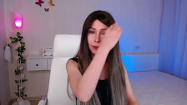 Snapshot of wendifoste chatting on 02-18-25, 08:25 wendifoste online show from 02-18-25, 08:25