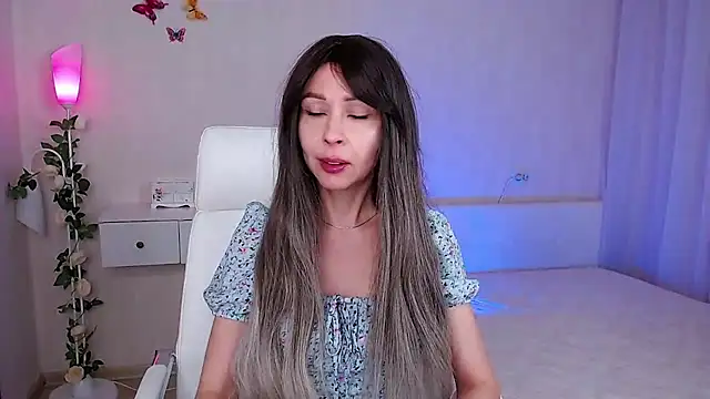 Snapshot of wendifoste chatting on 03-10-25, 06:01 wendifoste online show from 03-10-25, 06:01