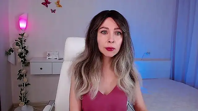 Snapshot of wendifoste chatting on 03-21-25, 05:23 wendifoste online show from 03-21-25, 05:23