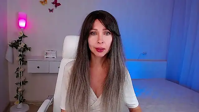 Snapshot of wendifoste chatting on 10-10-25, 05:34 wendifoste online show from 10-10-25, 05:34