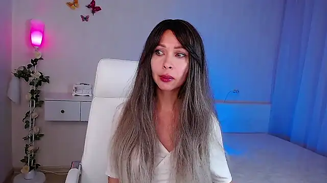 Snapshot of wendifoste chatting on 10-14-25, 05:47 wendifoste online show from 10-14-25, 05:47