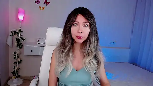 Snapshot of wendifoste chatting on 11-14-25, 06:39 wendifoste online show from 11-14-25, 06:39