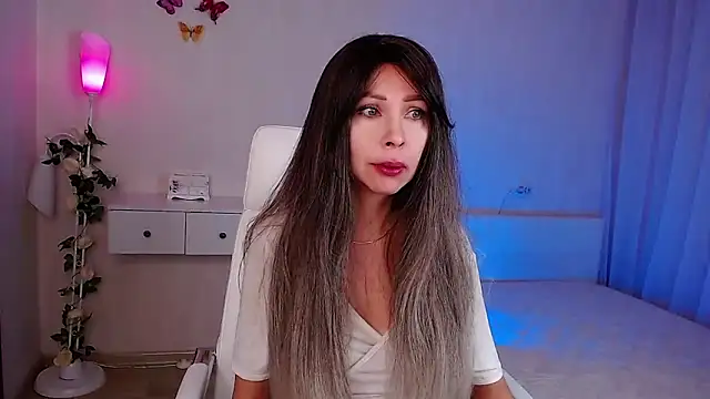 Snapshot of wendifoste chatting on 11-17-25, 06:35 wendifoste online show from 11-17-25, 06:35