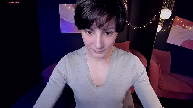 LorenDaze online show from 01-25-25, 01:52