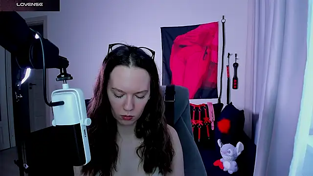 DivineBite online show from 05-22-26, 04:12