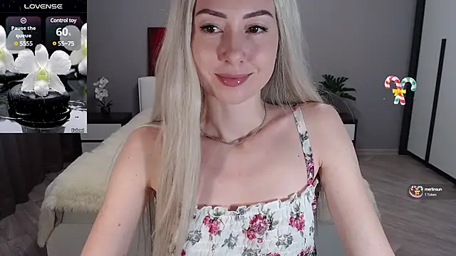 Snapshot of VictoriaTiger chatting on 12-27-24, 11:06 VictoriaTiger online show from 12-27-24, 11:06