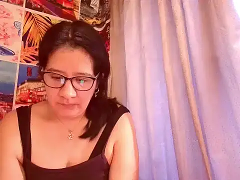 Snapshot of lucianarubi chatting on 12-15-25, 03:27 lucianarubi online show from 12-15-25, 03:27