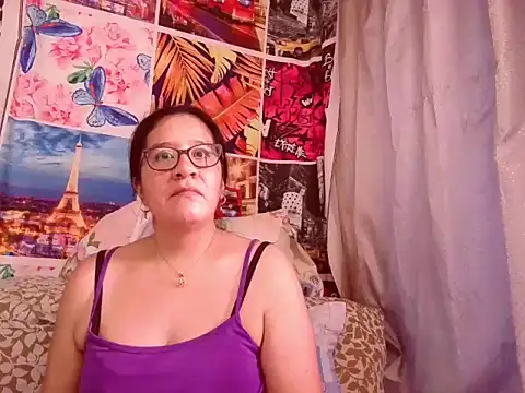 Snapshot of lucianarubi chatting on 12-17-25, 03:29 lucianarubi online show from 12-17-25, 03:29