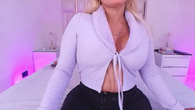  carolina fox online show from 05-22-26, 03:13
