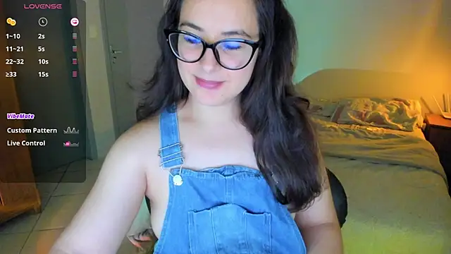 Snapshot of anna_love_hot chatting on 01-15-25, 11:08 anna love hot online show from 01-15-25, 11:08