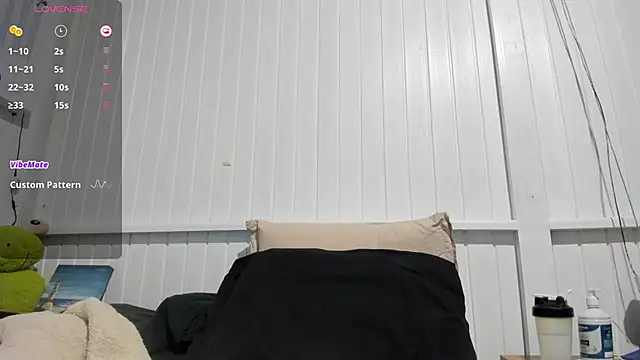 Snapshot of anna_love_hot chatting on 02-14-25, 12:30 anna love hot online show from 02-14-25, 12:30