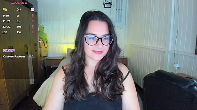 Snapshot of anna_love_hot chatting on 02-25-25, 07:47 anna love hot online show from 02-25-25, 07:47