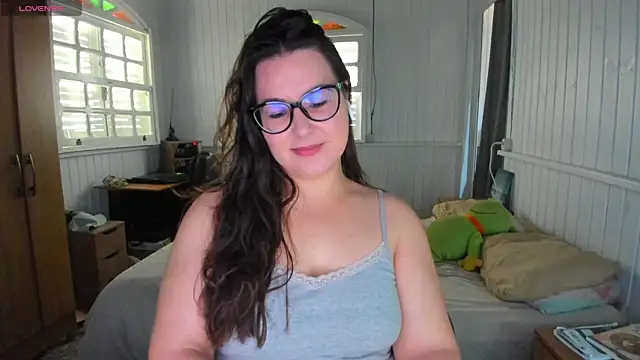 Snapshot of anna_love_hot chatting on 10-13-25, 05:24 anna love hot online show from 10-13-25, 05:24