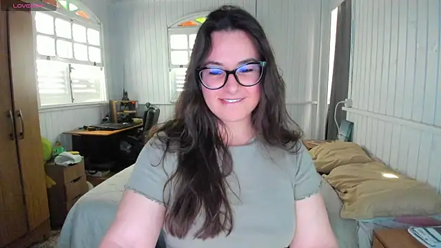 Snapshot of anna_love_hot chatting on 10-15-25, 07:25 anna love hot online show from 10-15-25, 07:25