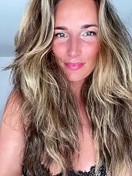 Thescorpionfr online show from 12-21-25, 05:31