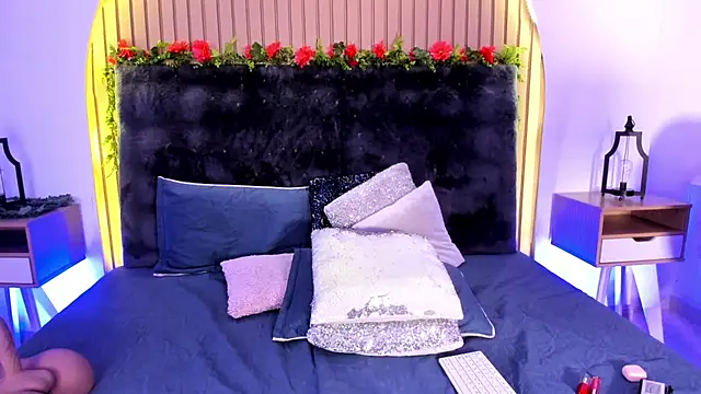 Karlagonzales  online show from 02-14-25, 12:51