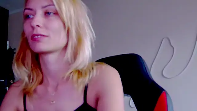 karo123421 online show from 10-04-25, 06:33