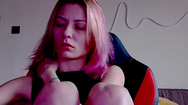 karo123421 online show from 11-16-25, 08:42