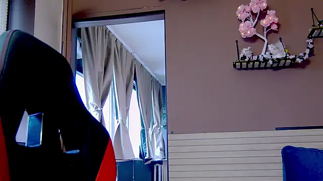 karo123421 online show from 12-23-25, 08:12