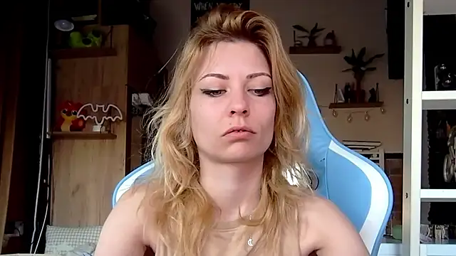 karo123421 online show from 03-12-26, 04:51