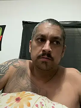 Snapshot of Vision1285 chatting on 01-31-25, 10:42 Vision1285 online show from 01-31-25, 10:42