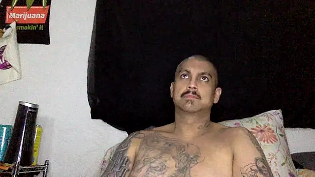 Snapshot of Vision1285 chatting on 02-14-25, 07:28 Vision1285 online show from 02-14-25, 07:28