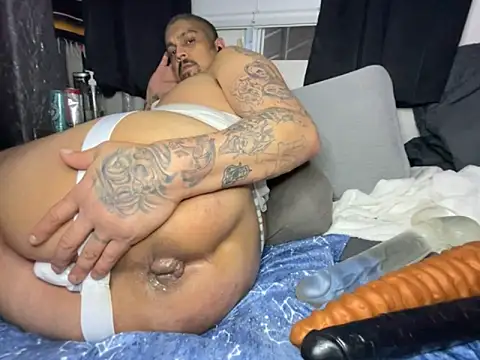 Snapshot of Vision1285 chatting on 12-01-25, 12:04 Vision1285 online show from 12-01-25, 12:04