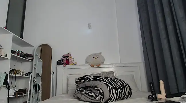 Snapshot of peeky_pinky chatting on 02-05-25, 06:02 peeky pinky online show from 02-05-25, 06:02