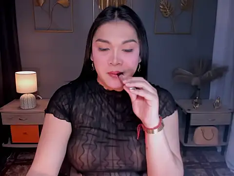 Snapshot of MaxeneCullens chatting on 09-26-25, 04:49 MaxeneCullens online show from 09-26-25, 04:49