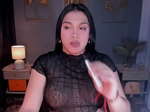 Snapshot of MaxeneCullens chatting on 10-07-25, 01:47 MaxeneCullens online show from 10-07-25, 01:47