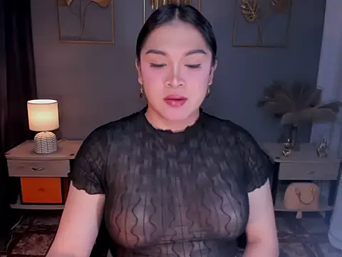 Snapshot of MaxeneCullens chatting on 10-08-25, 03:59 MaxeneCullens online show from 10-08-25, 03:59