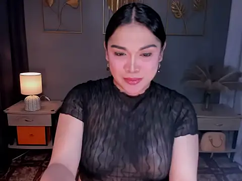 Snapshot of MaxeneCullens chatting on 11-17-25, 03:01 MaxeneCullens online show from 11-17-25, 03:01