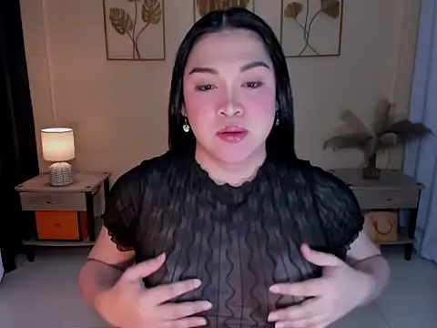 Snapshot of MaxeneCullens chatting on 12-15-25, 06:28 MaxeneCullens online show from 12-15-25, 06:28