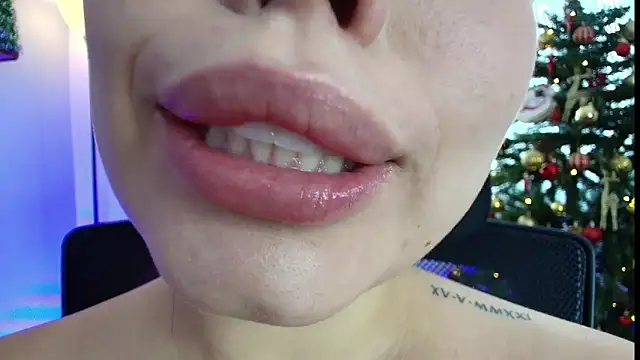 Snapshot of lisbet21x chatting on 12-10-24, 06:17 lisbet21x online show from 12-10-24, 06:17